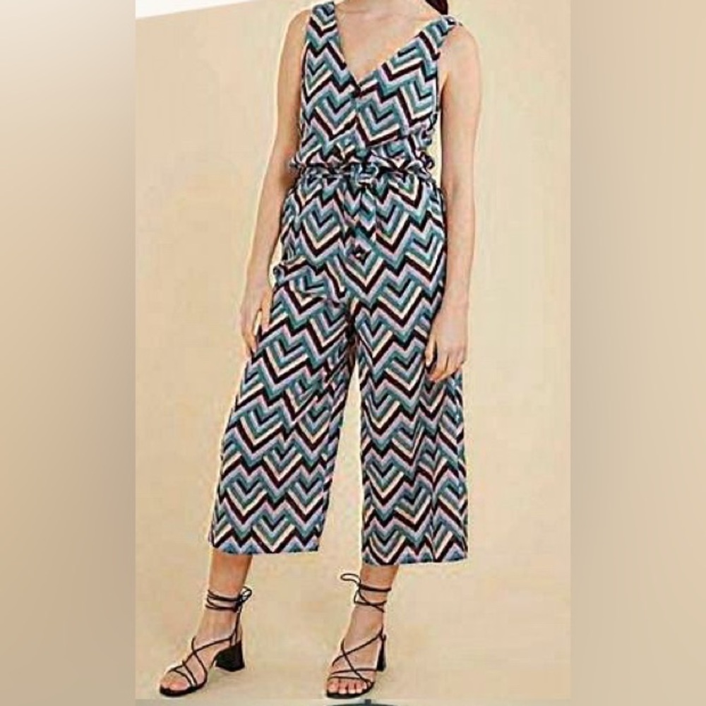 NWT FRNCH PARIS Zig-Zag V-Neck Elastic Waist Pant Jumpsuit (Small)